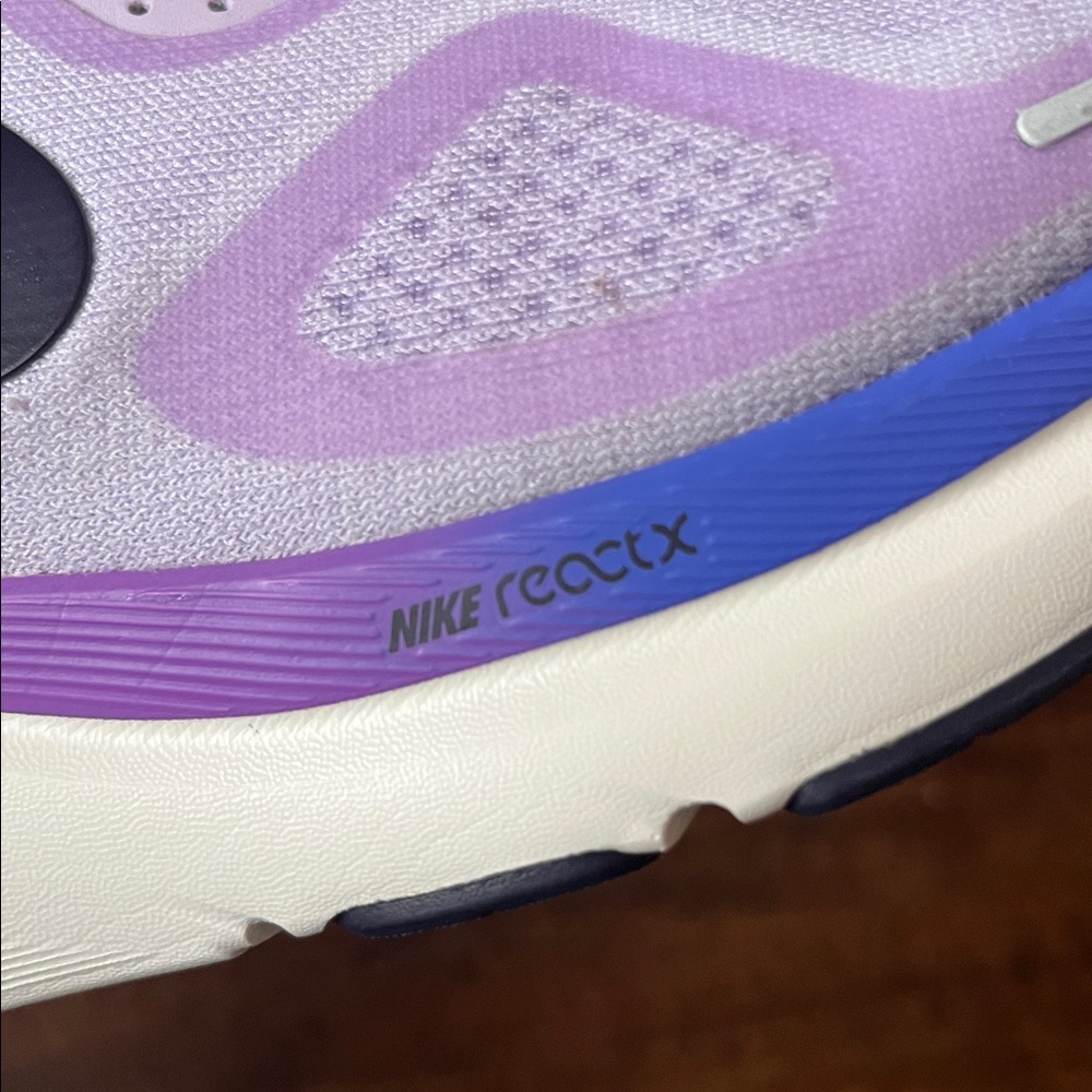 Like New Nike Run Structure 26 Running Shoes - Picture 12 of 12